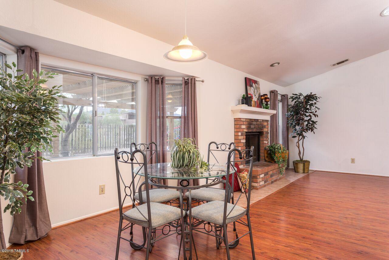 2871 W Goldfield Drive