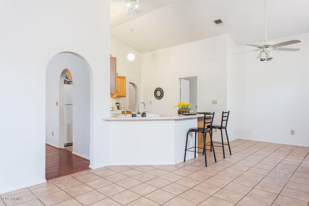 2871 W Goldfield Drive