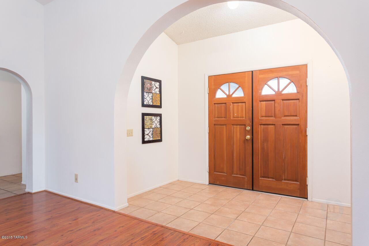 2871 W Goldfield Drive