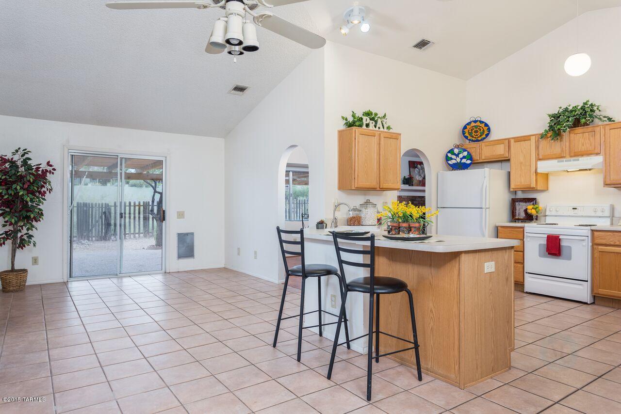 2871 W Goldfield Drive