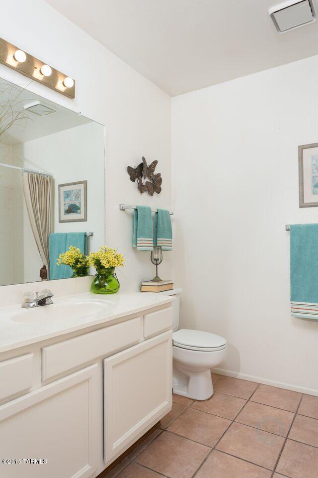 2871 W Goldfield Drive