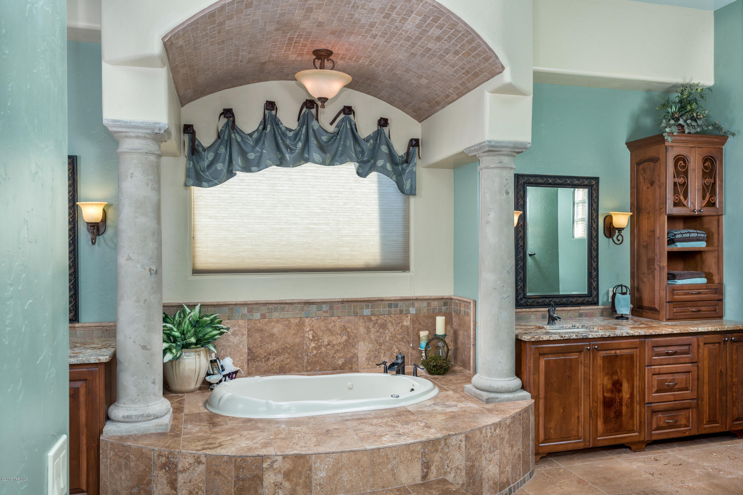 5445 N Calle La Cima