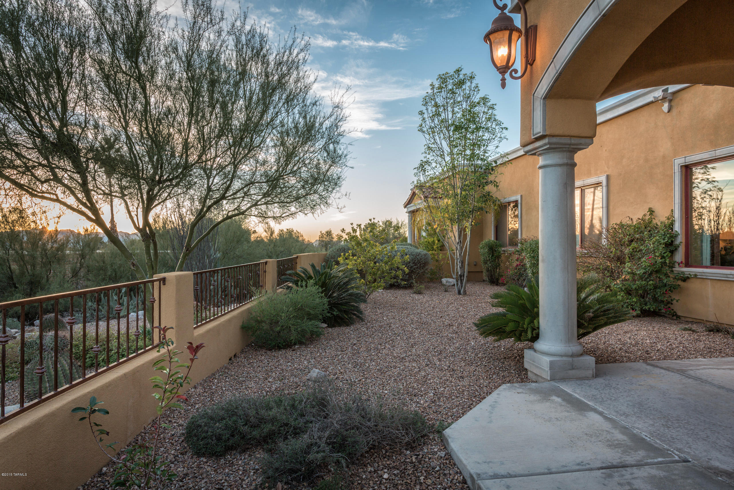 5445 N Calle La Cima