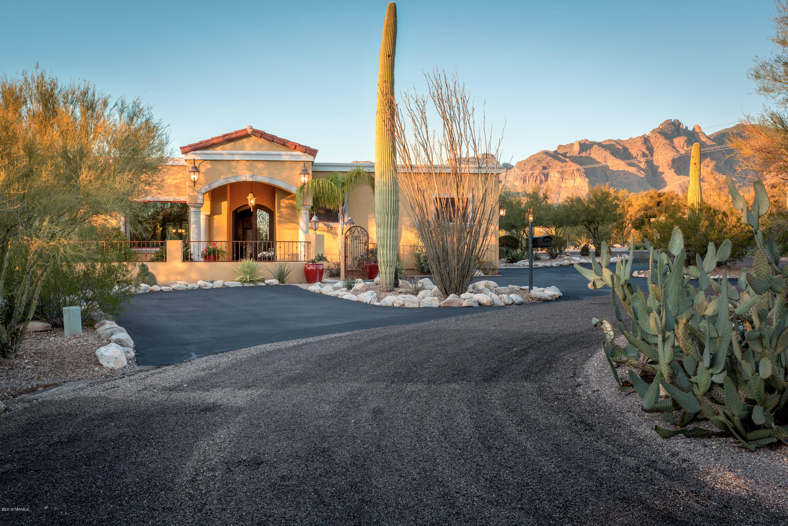 5445 N Calle La Cima