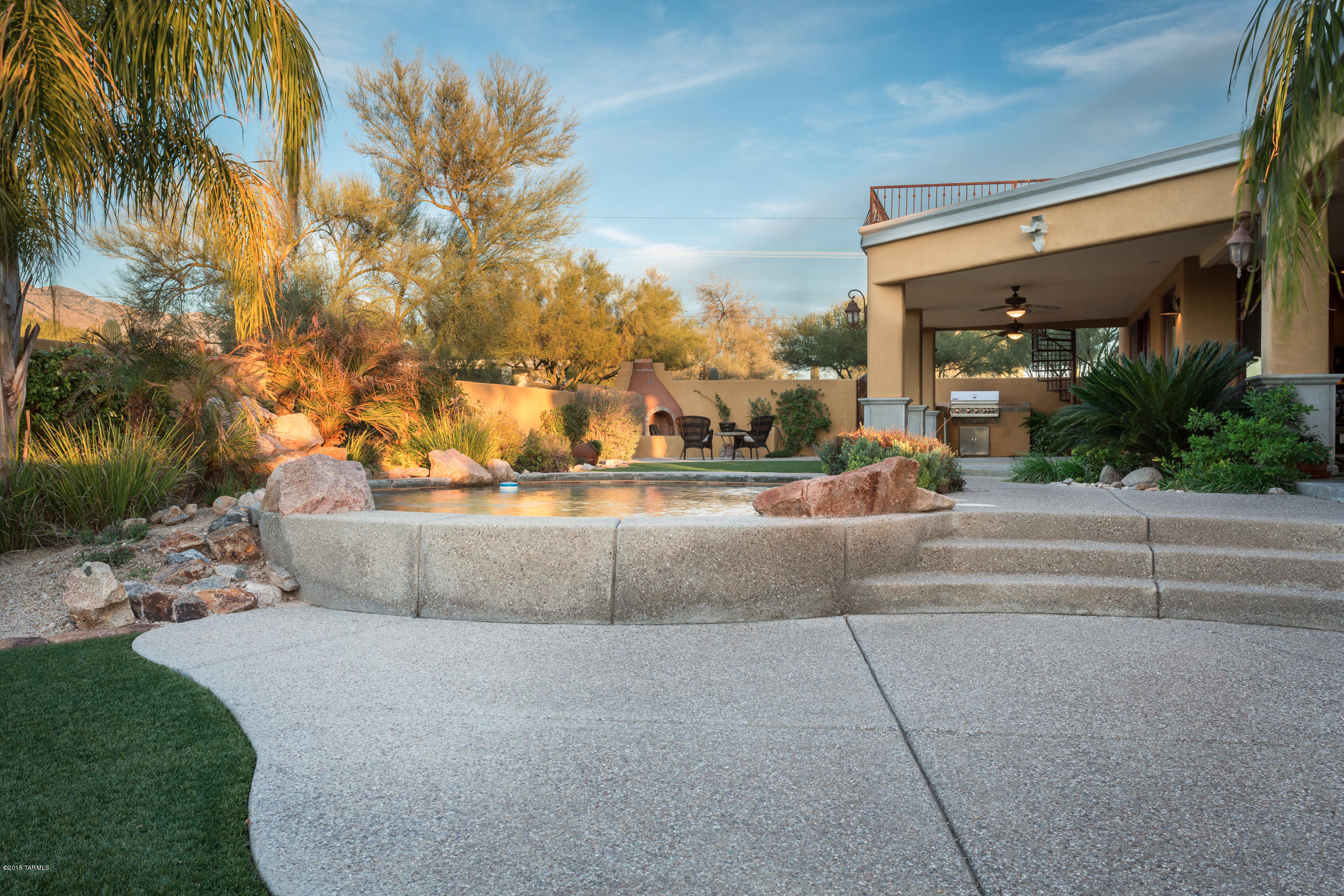 5445 N Calle La Cima