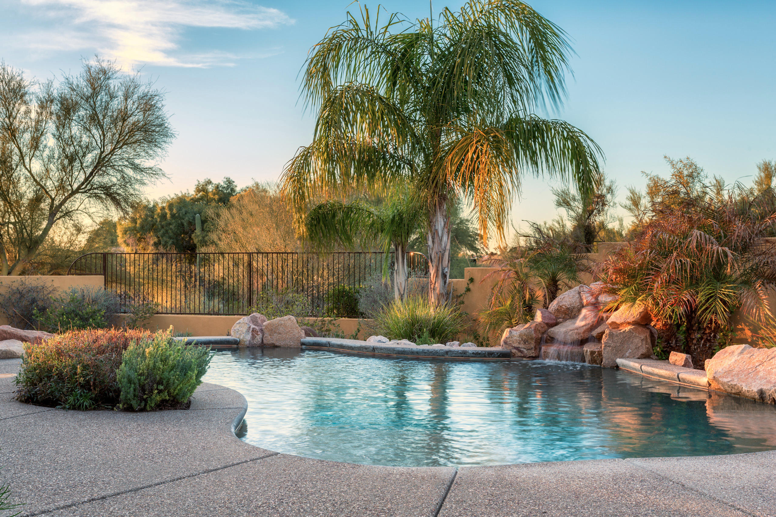 5445 N Calle La Cima