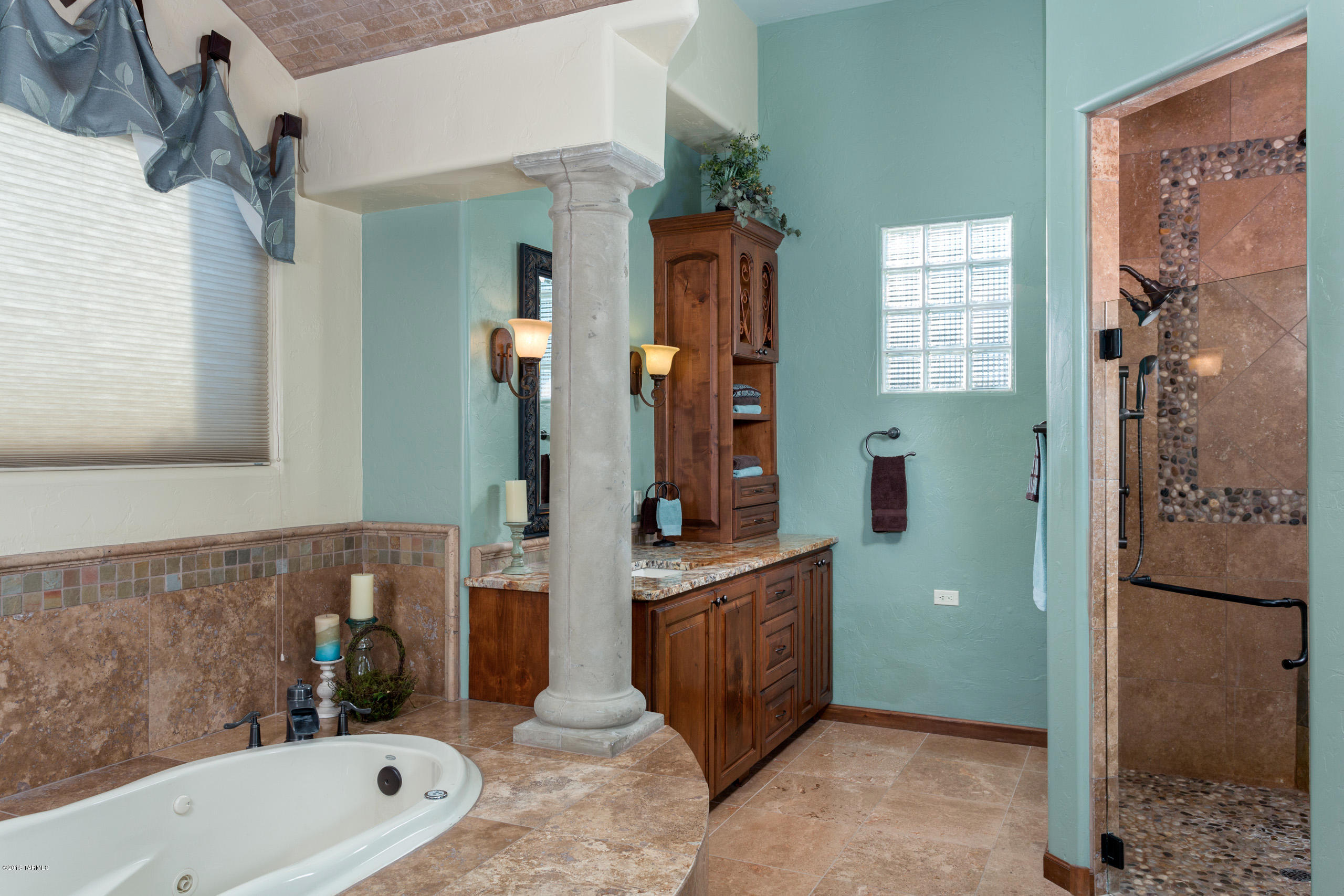 5445 N Calle La Cima