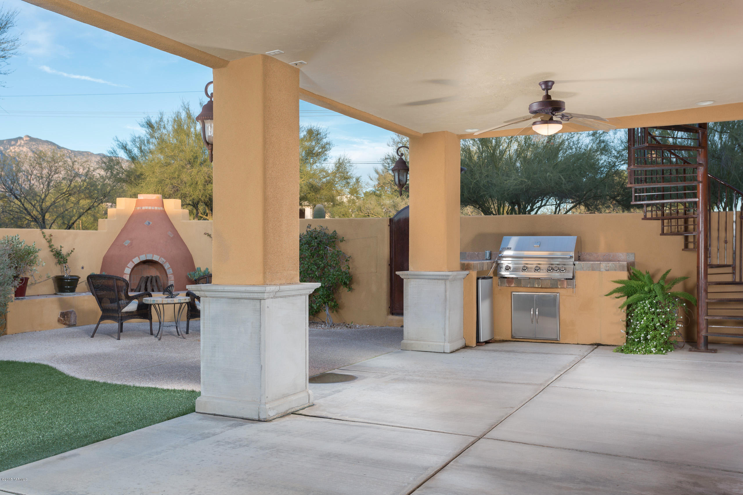 5445 N Calle La Cima