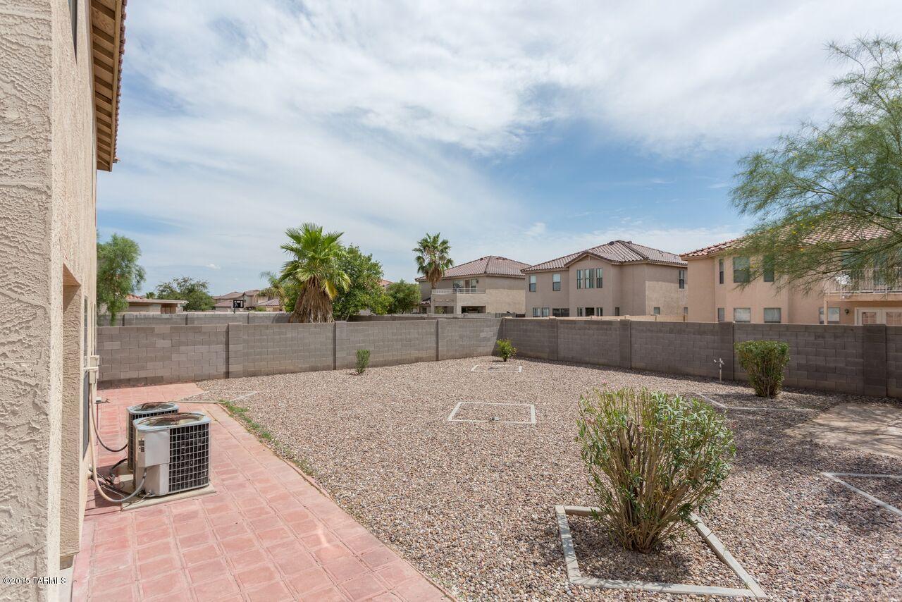 597 W Palo Verde Street