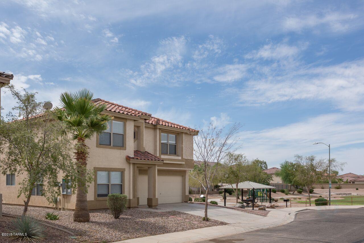 597 W Palo Verde Street