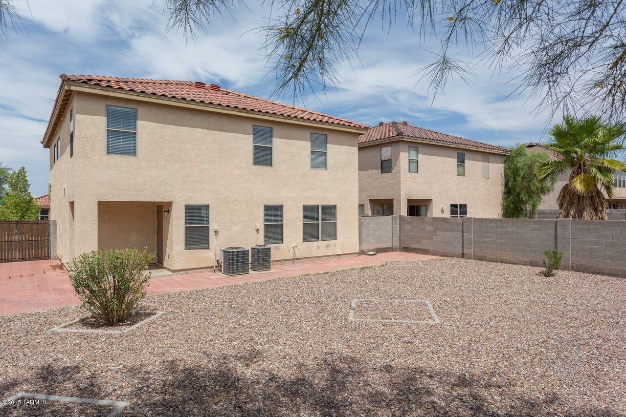 597 W Palo Verde Street