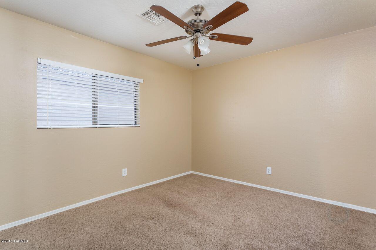 597 W Palo Verde Street