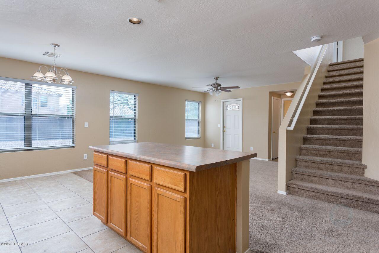 597 W Palo Verde Street