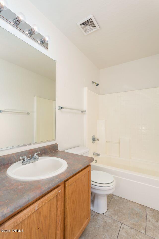 597 W Palo Verde Street