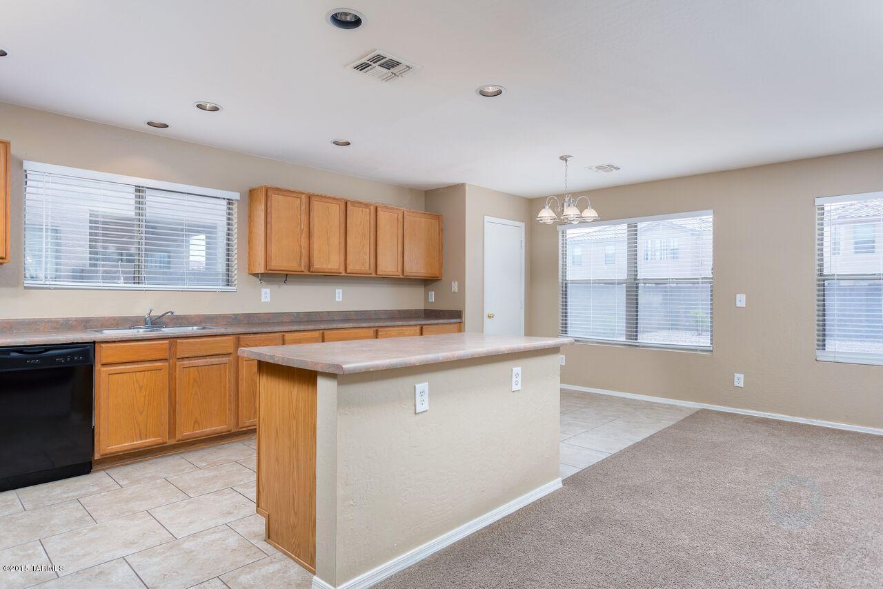 597 W Palo Verde Street