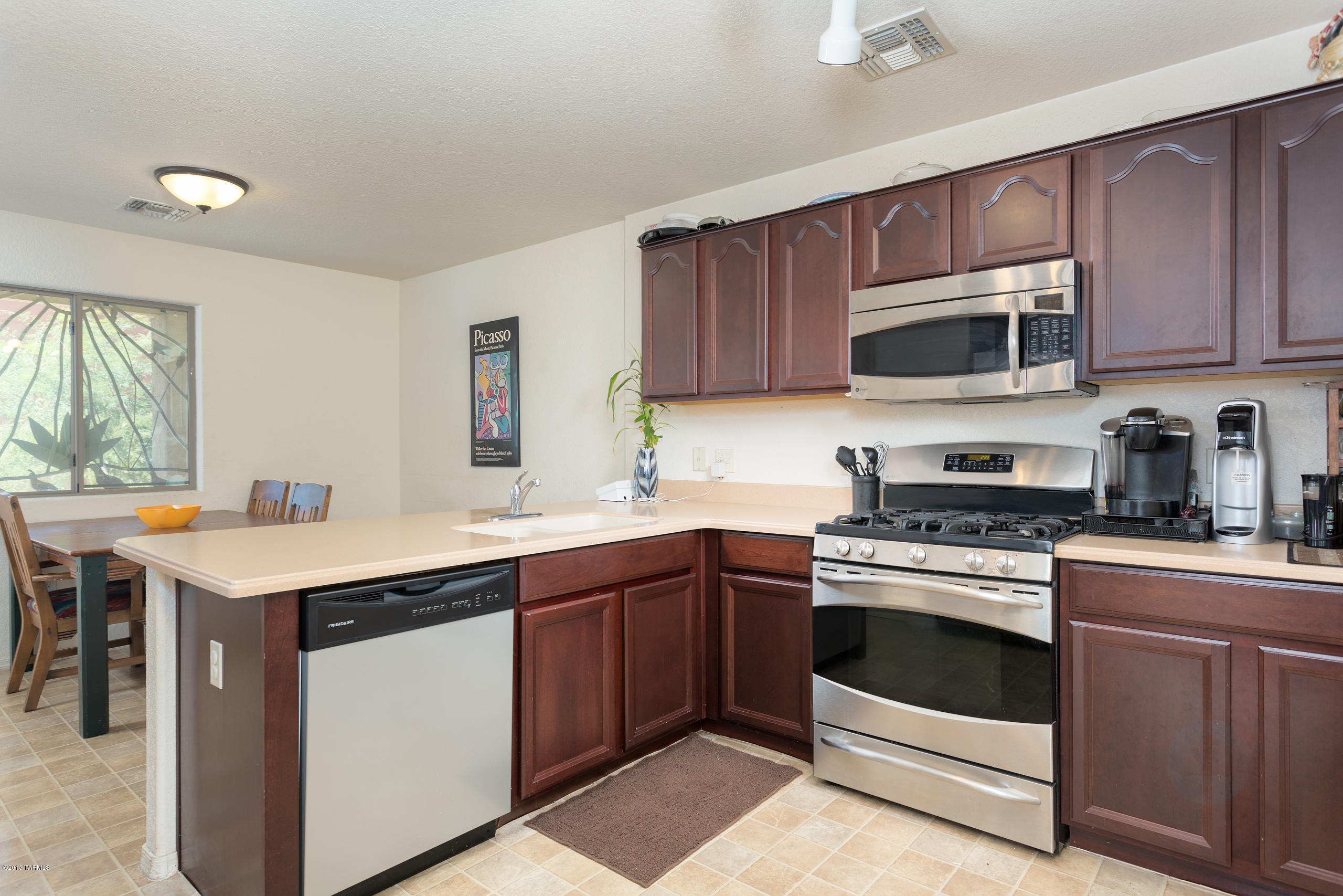 4934 S Celta Vigo Court