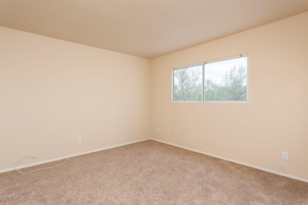 1609 N Bentley Avenue