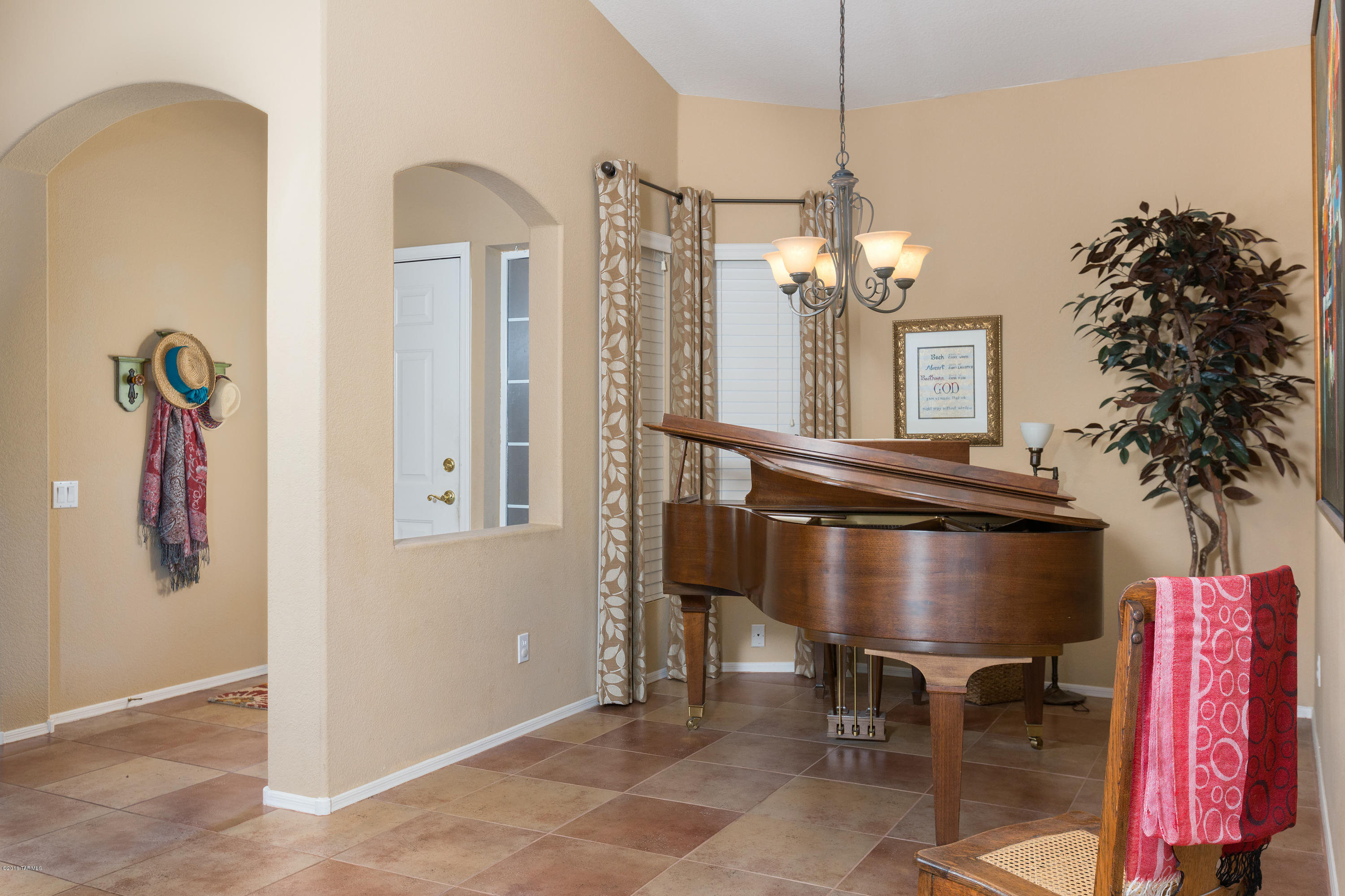 2646 W Cholla Ridge Place