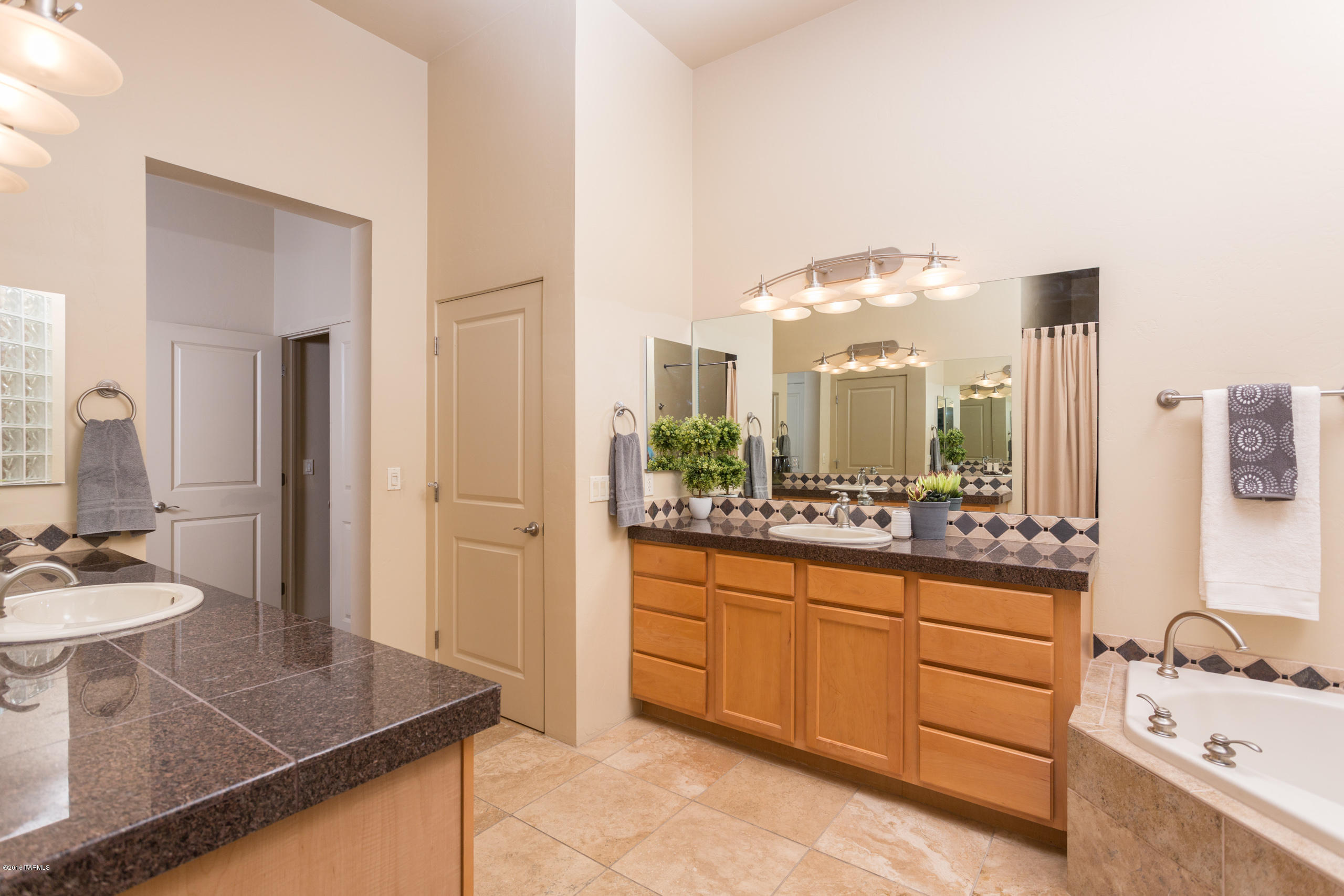 4694 N Placita Ventana Del Rio