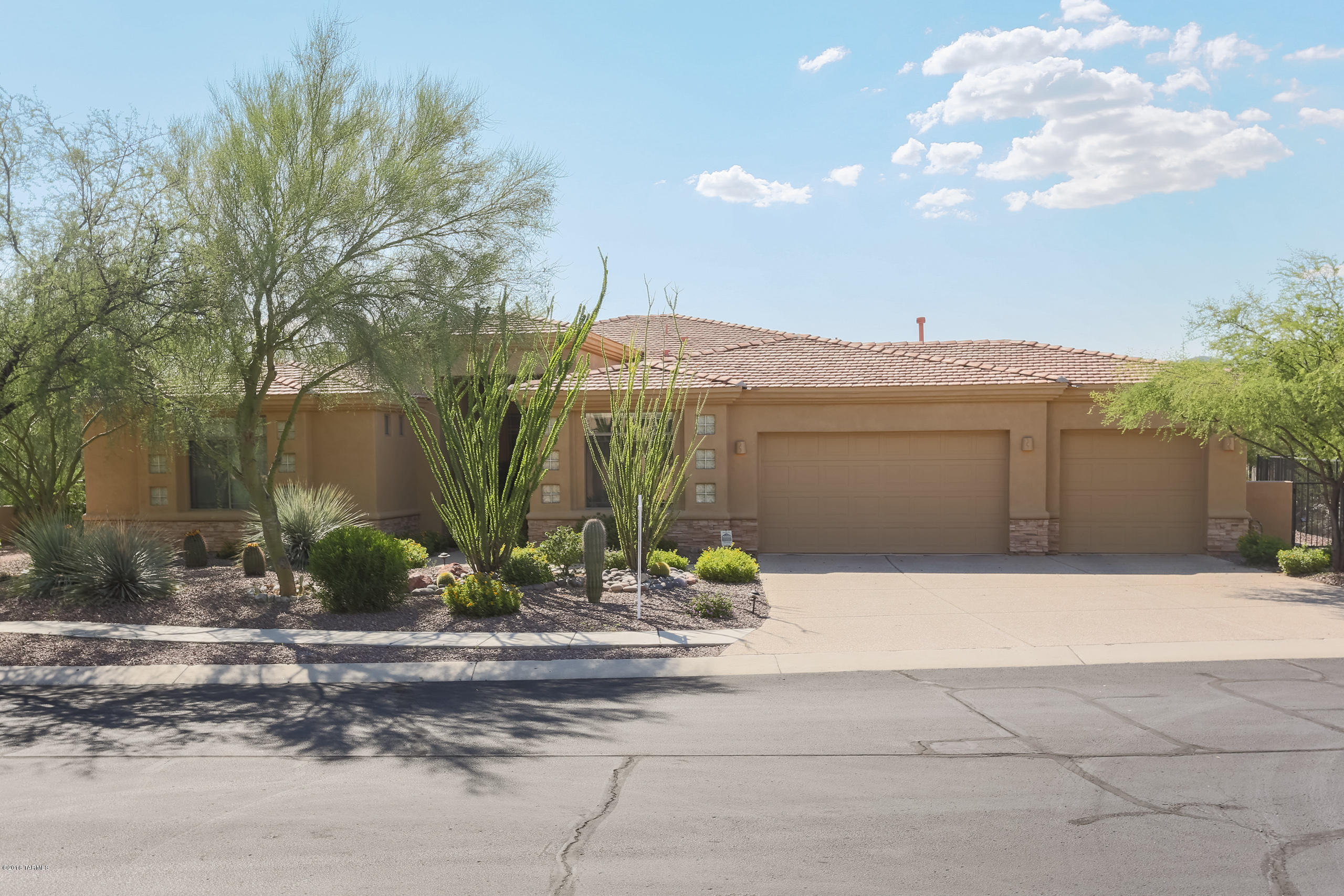 13821 N Azure Springs Drive