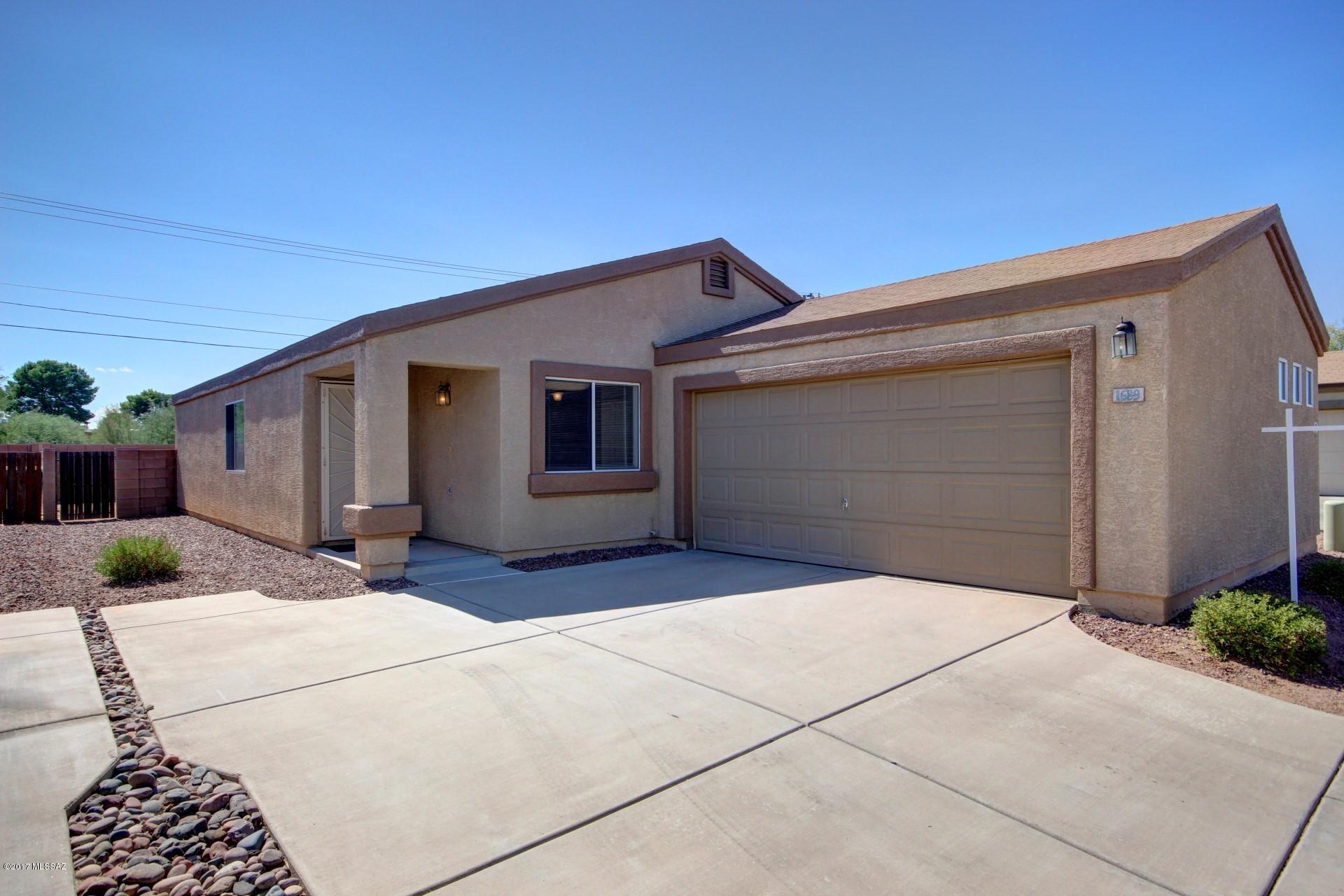 1689 W Bitter Orange Street