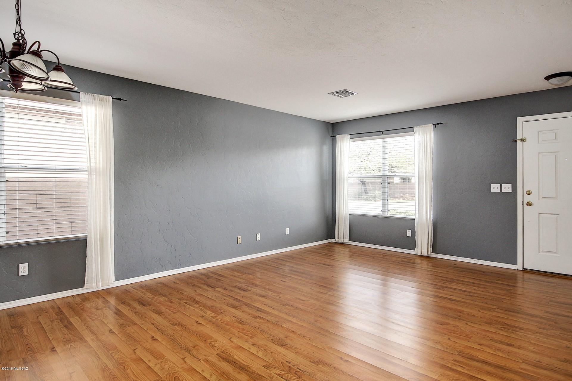 6154 S Wheaton Drive