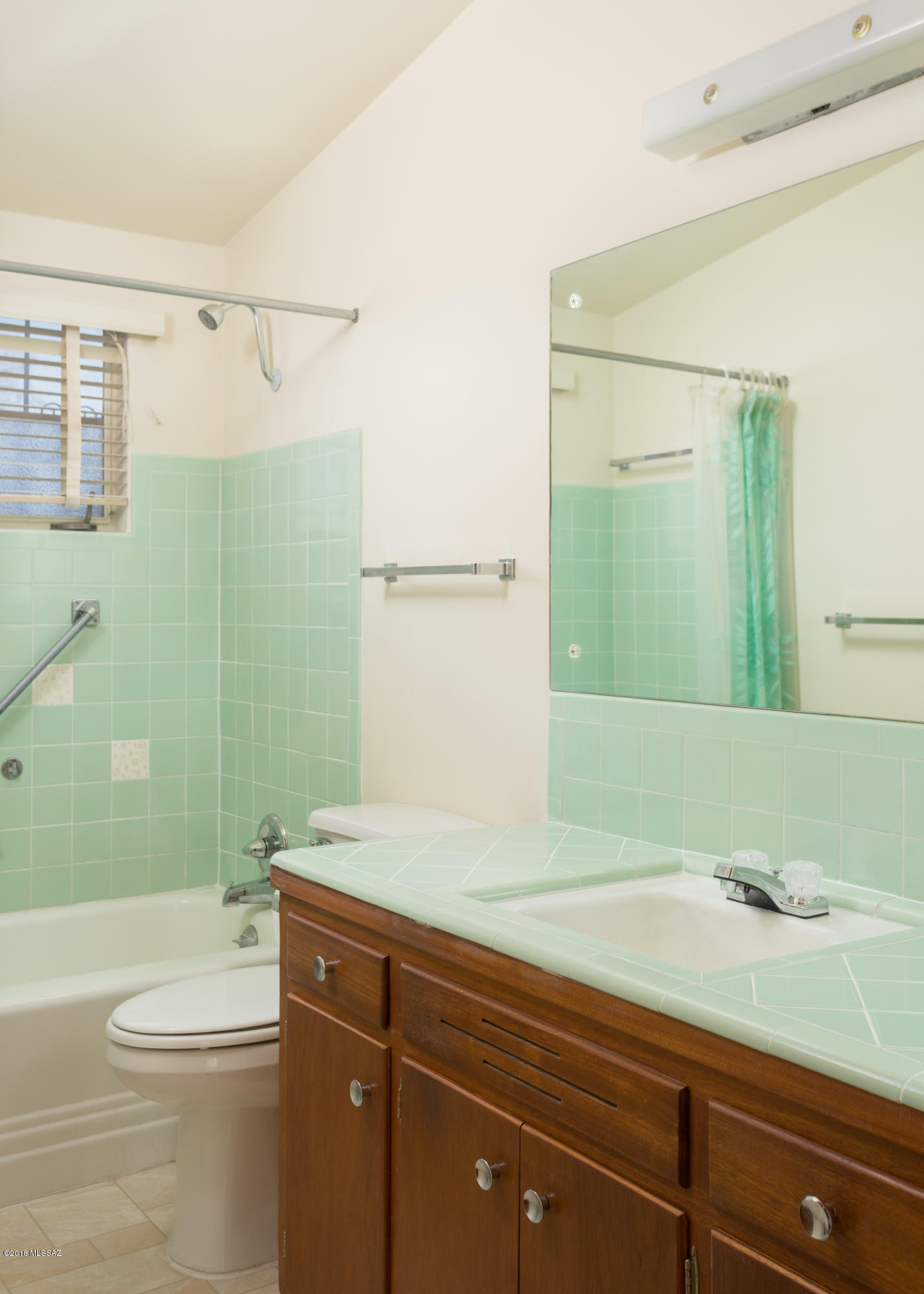 1111 E Waverly Street