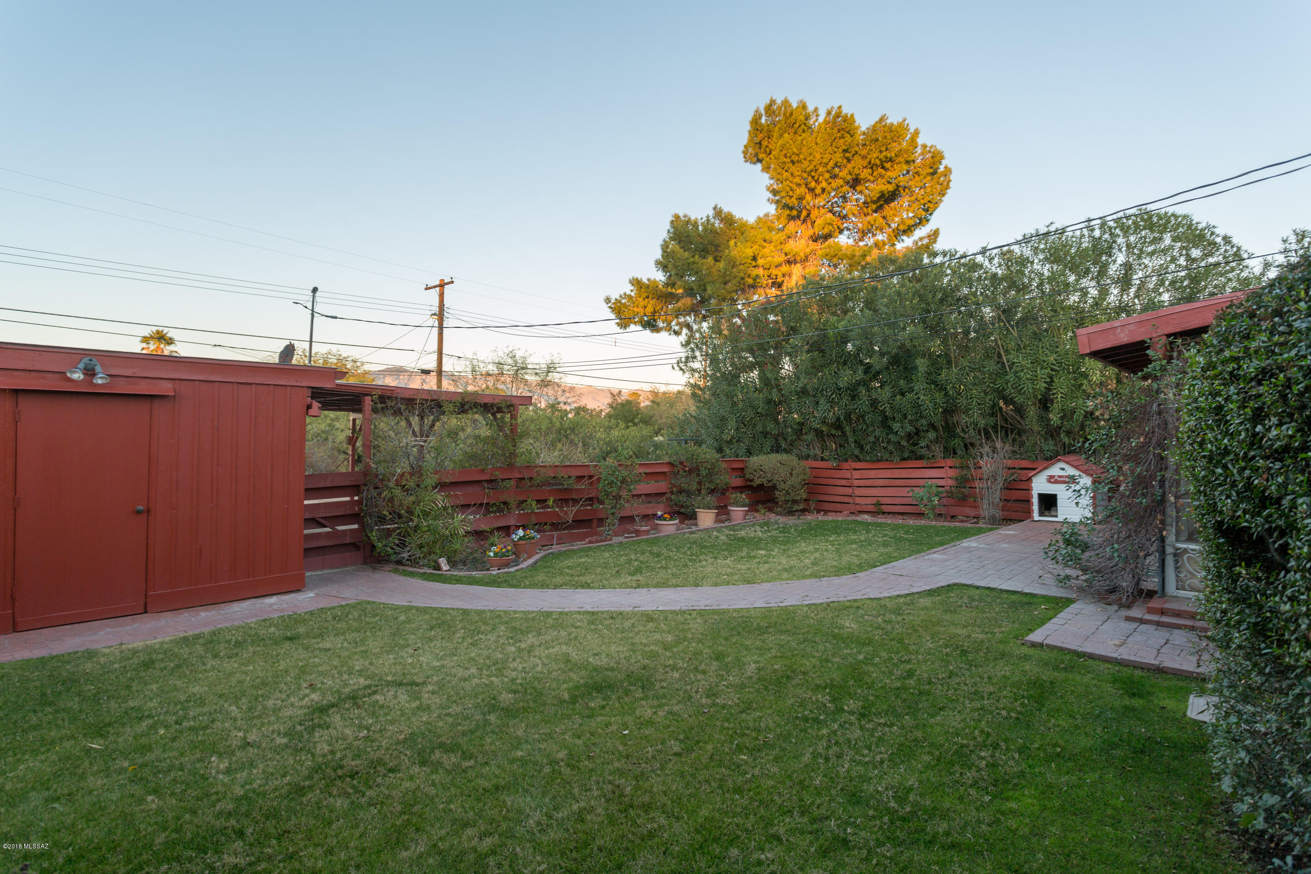 1111 E Waverly Street