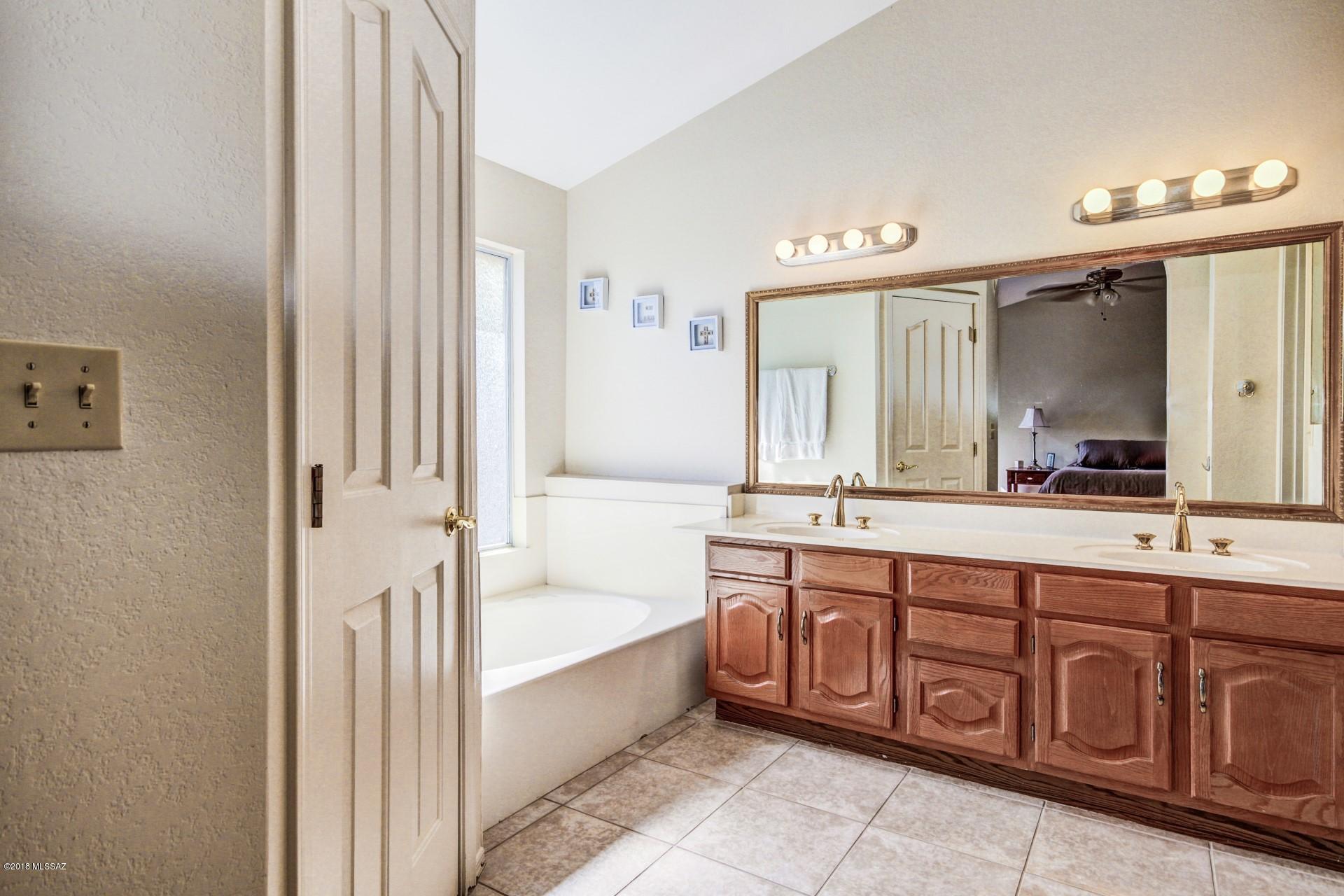 1639 W Duskfire Place