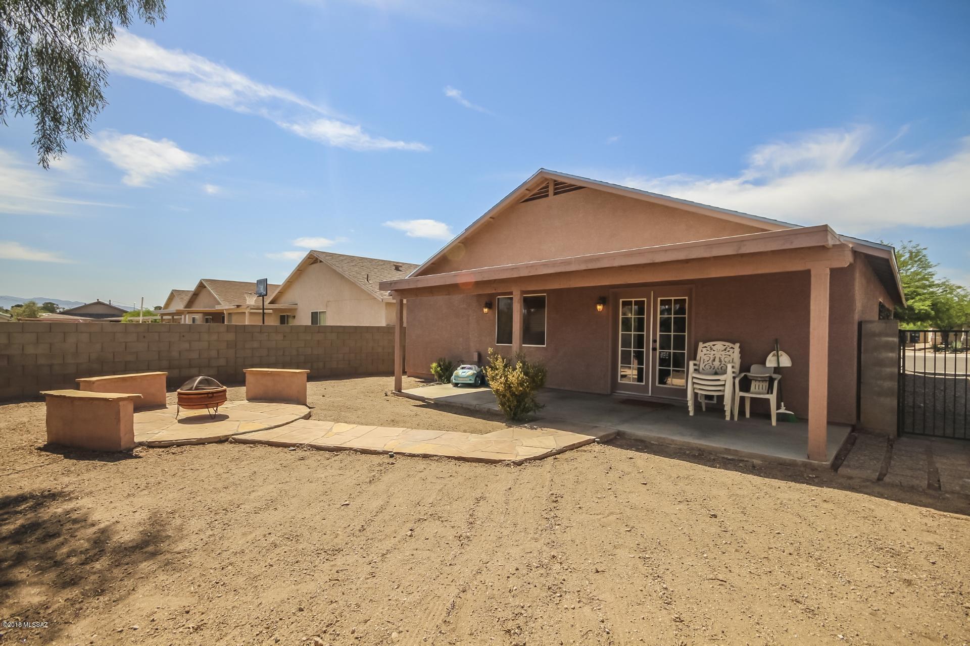 1645 E St Ferdinand Place