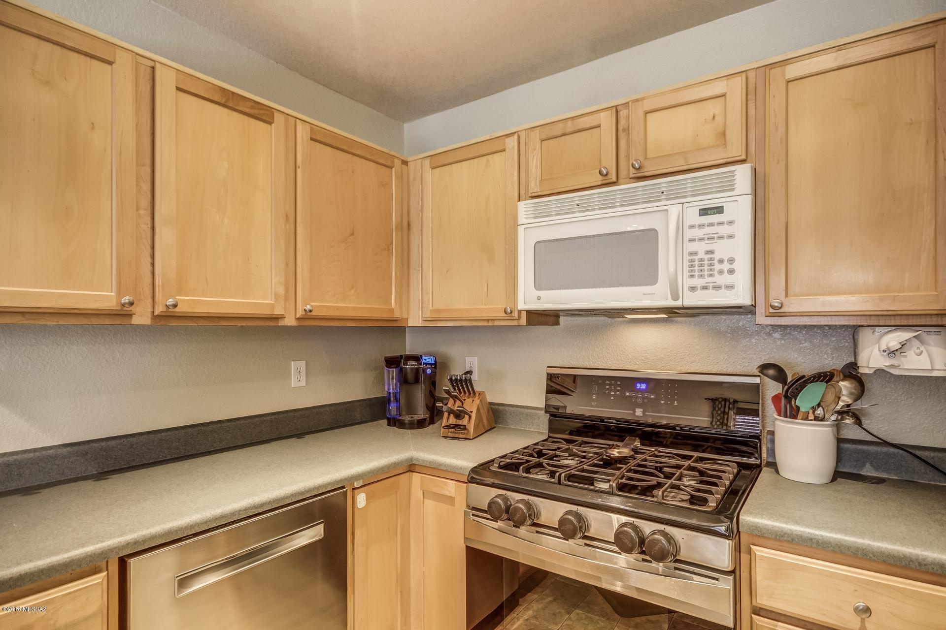 1645 E St Ferdinand Place