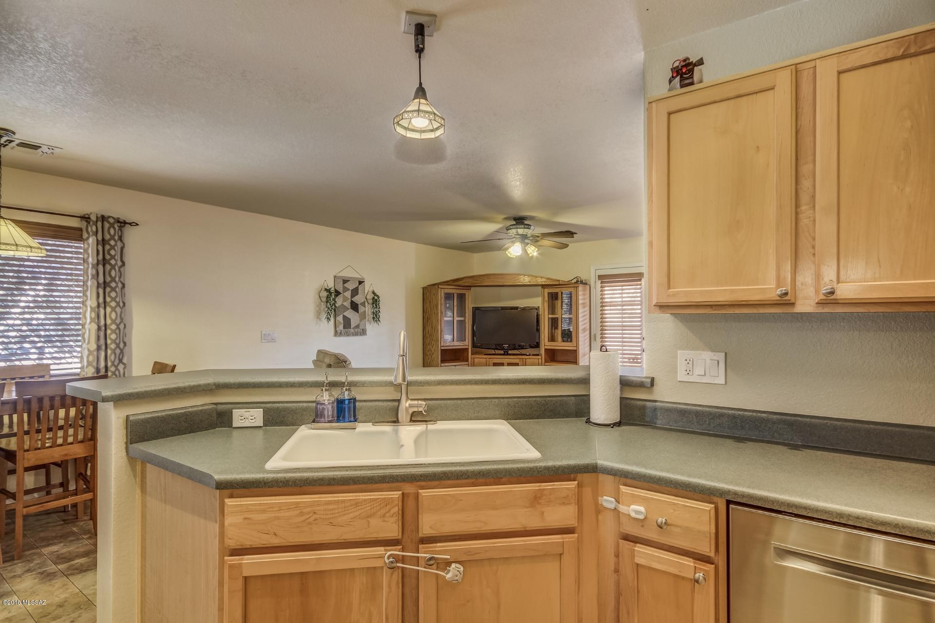 1645 E St Ferdinand Place