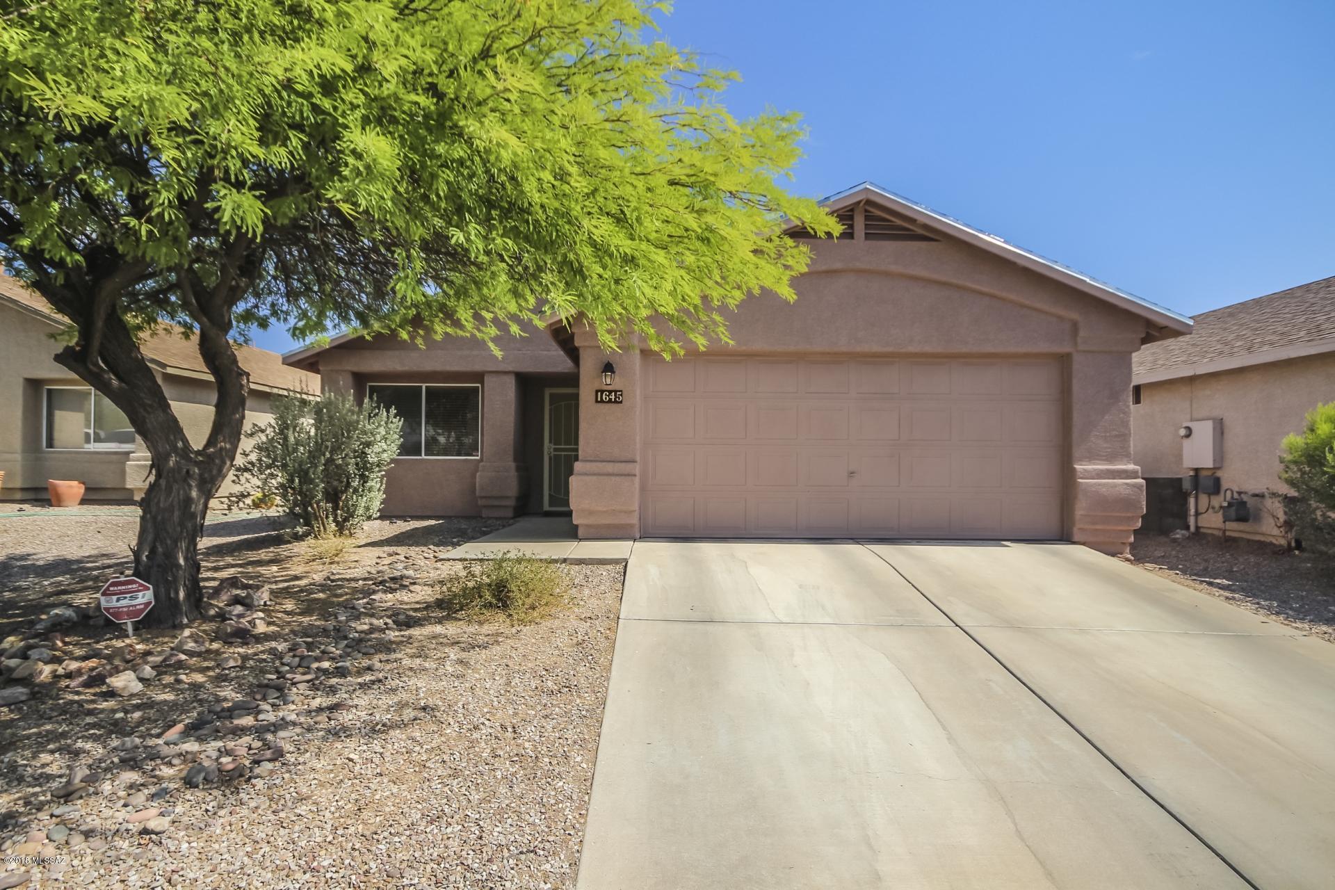 1645 E St Ferdinand Place