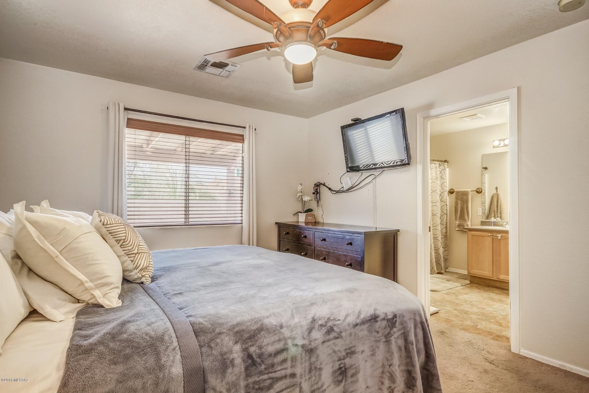 1645 E St Ferdinand Place