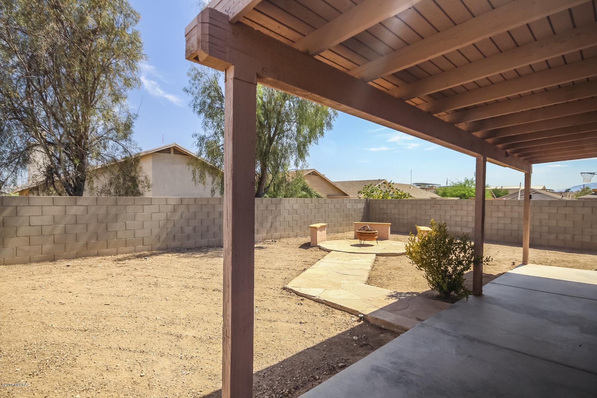 1645 E St Ferdinand Place