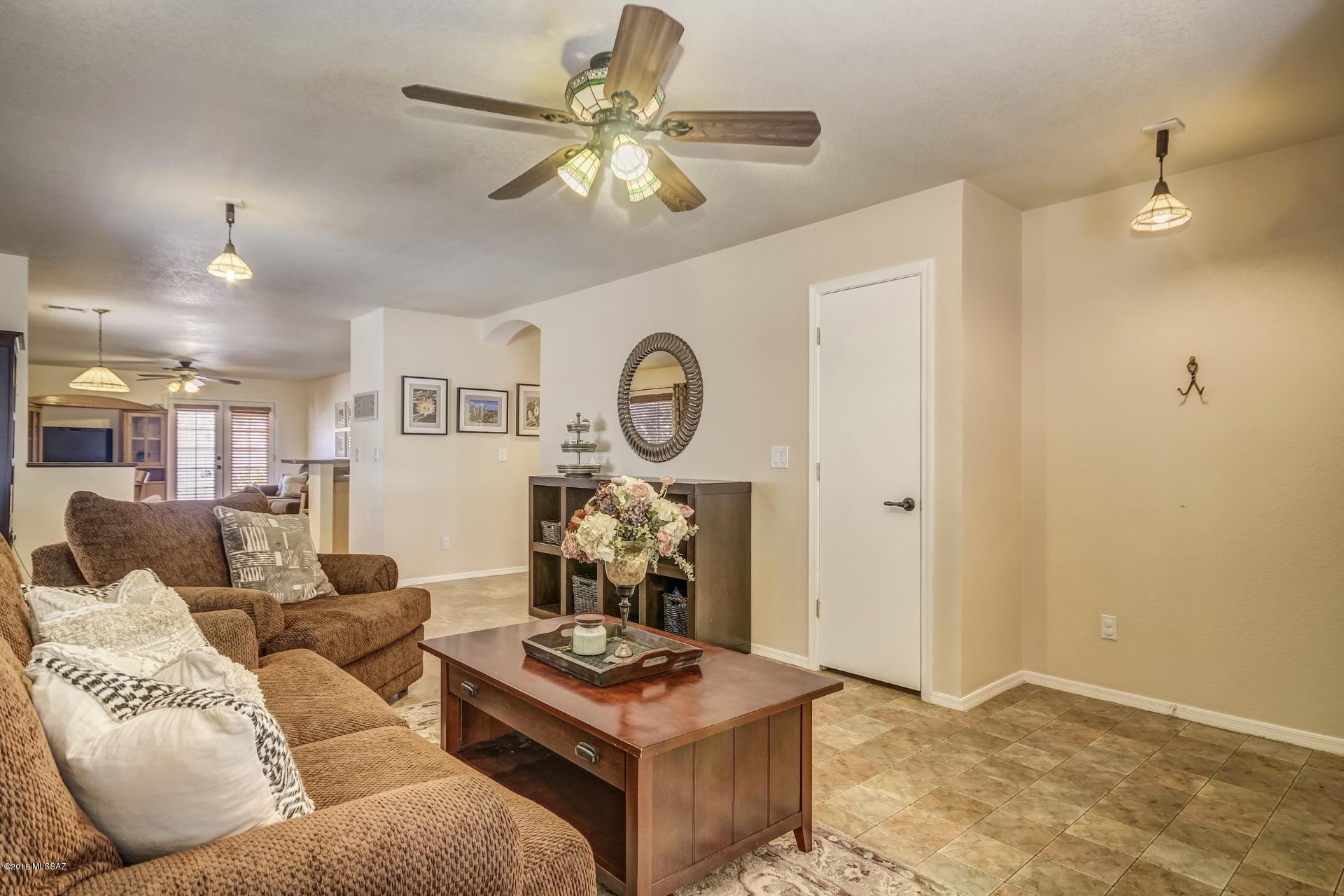 1645 E St Ferdinand Place