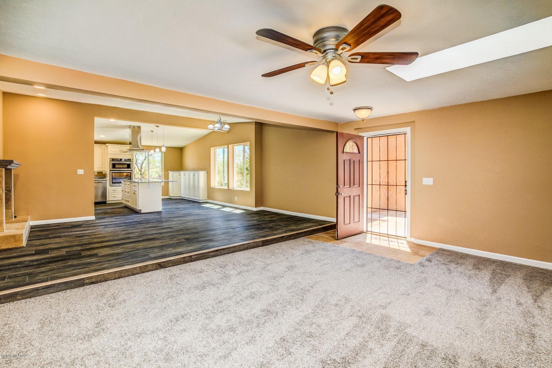 6216 N Placita Pomona