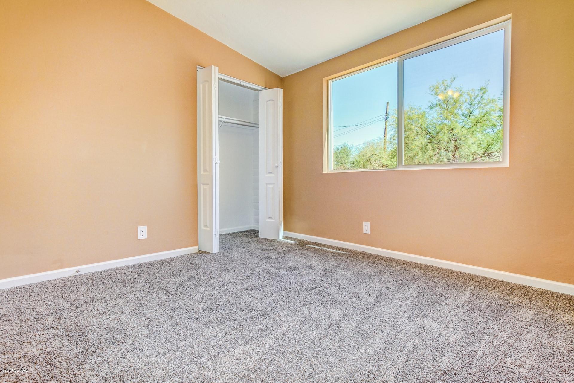 6216 N Placita Pomona