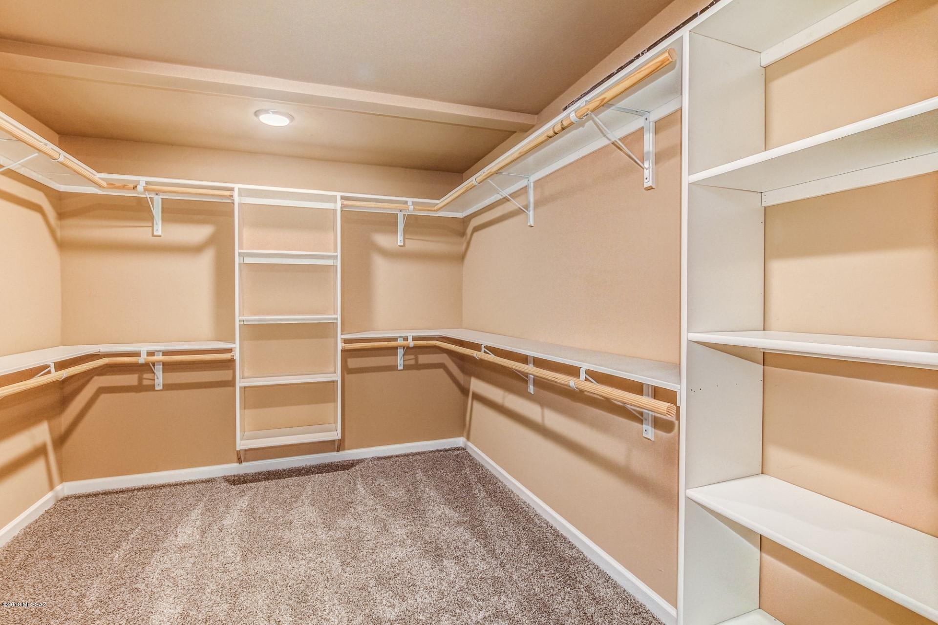 6216 N Placita Pomona