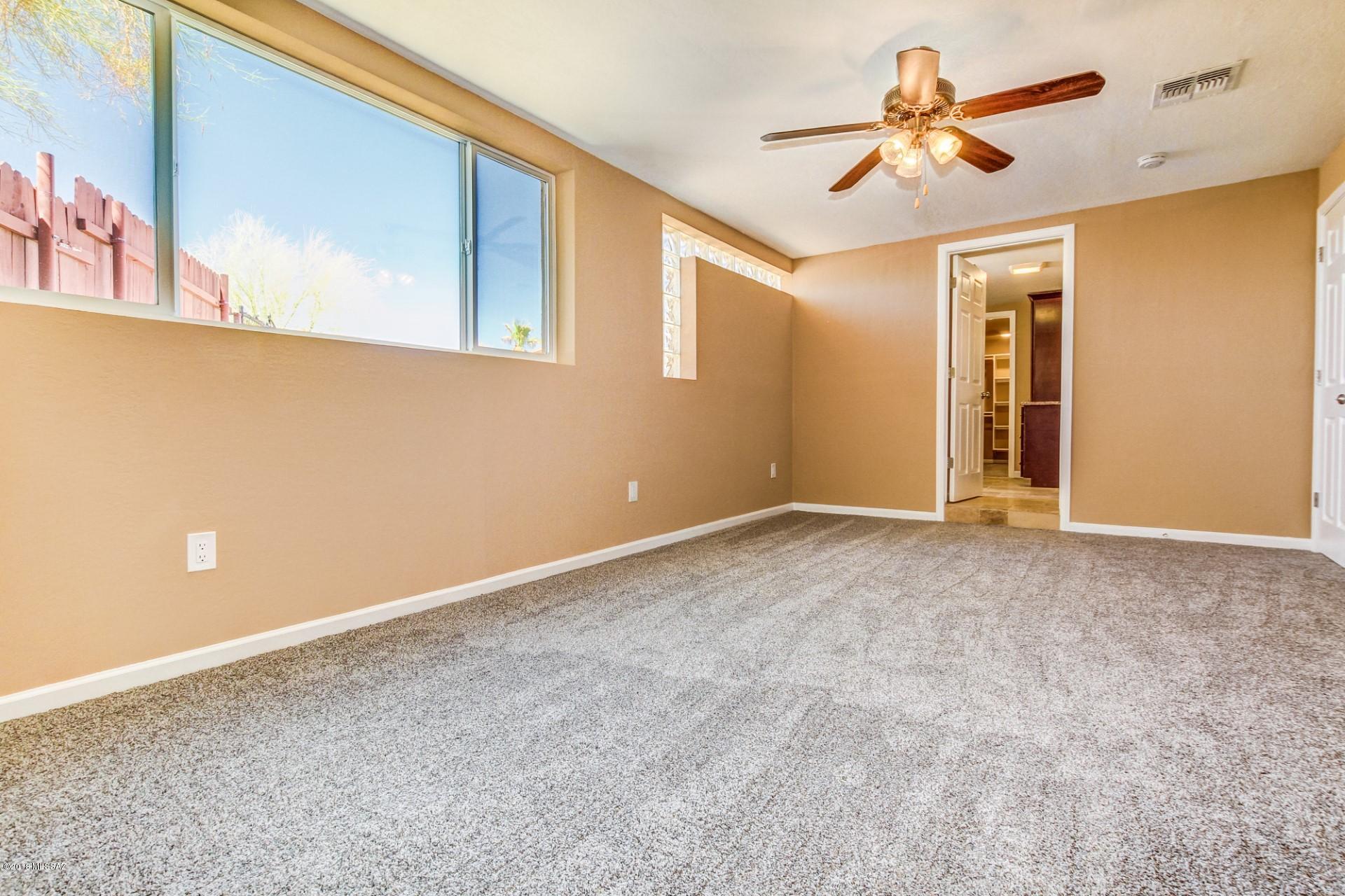 6216 N Placita Pomona