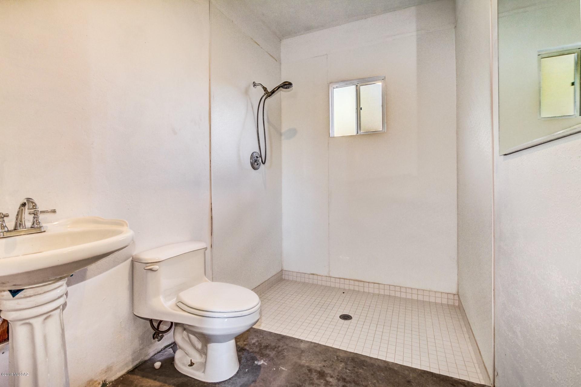 6216 N Placita Pomona