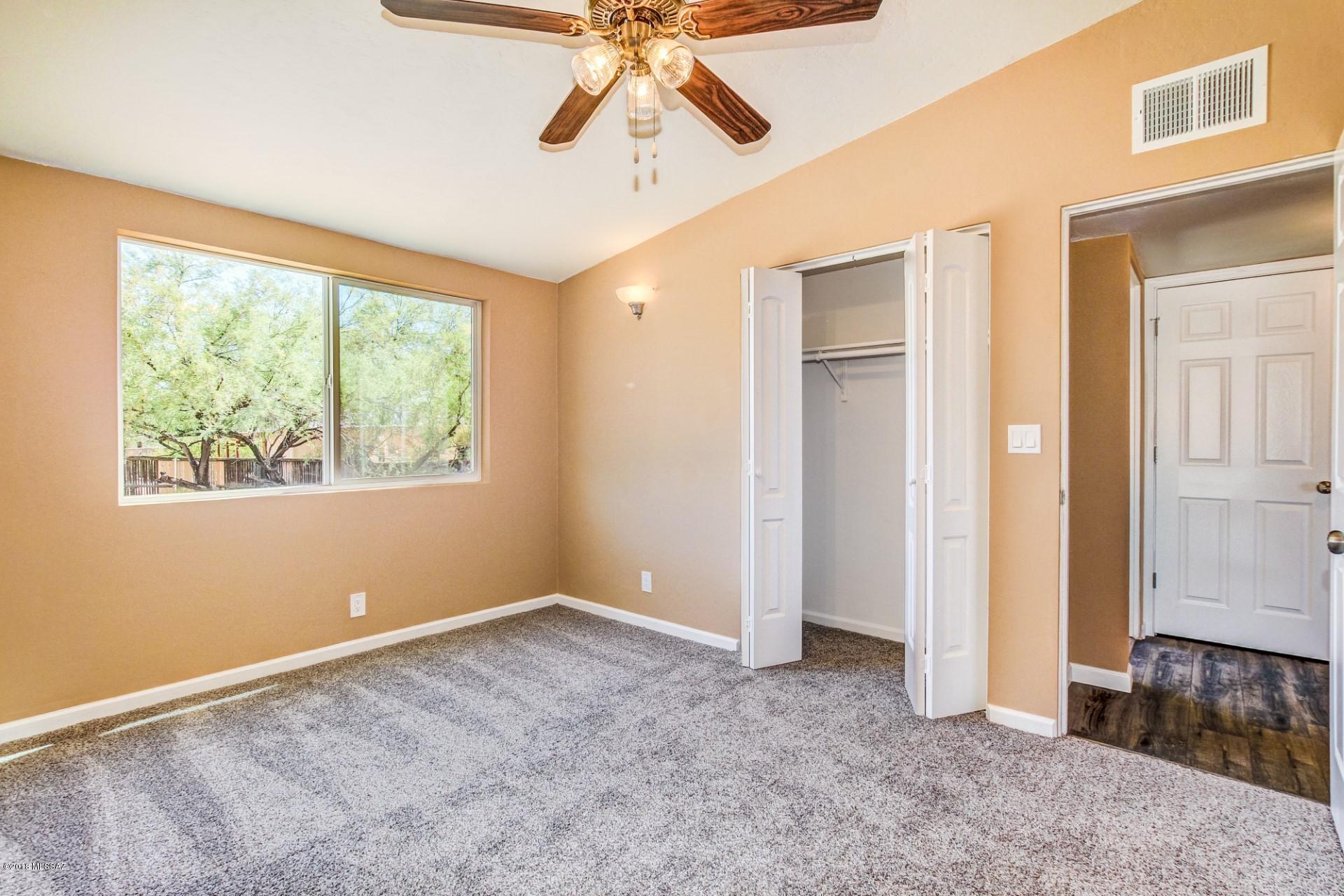 6216 N Placita Pomona