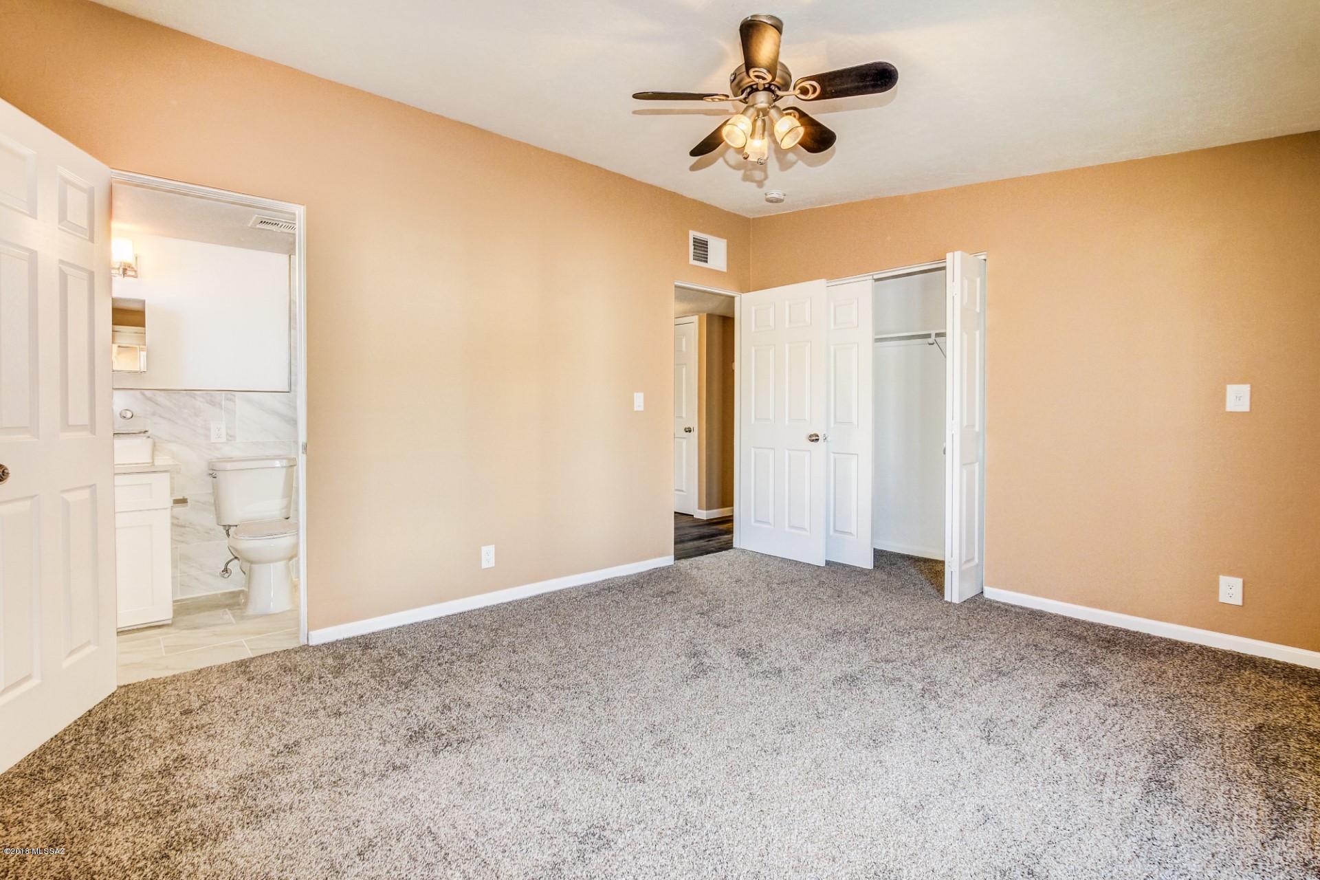 6216 N Placita Pomona