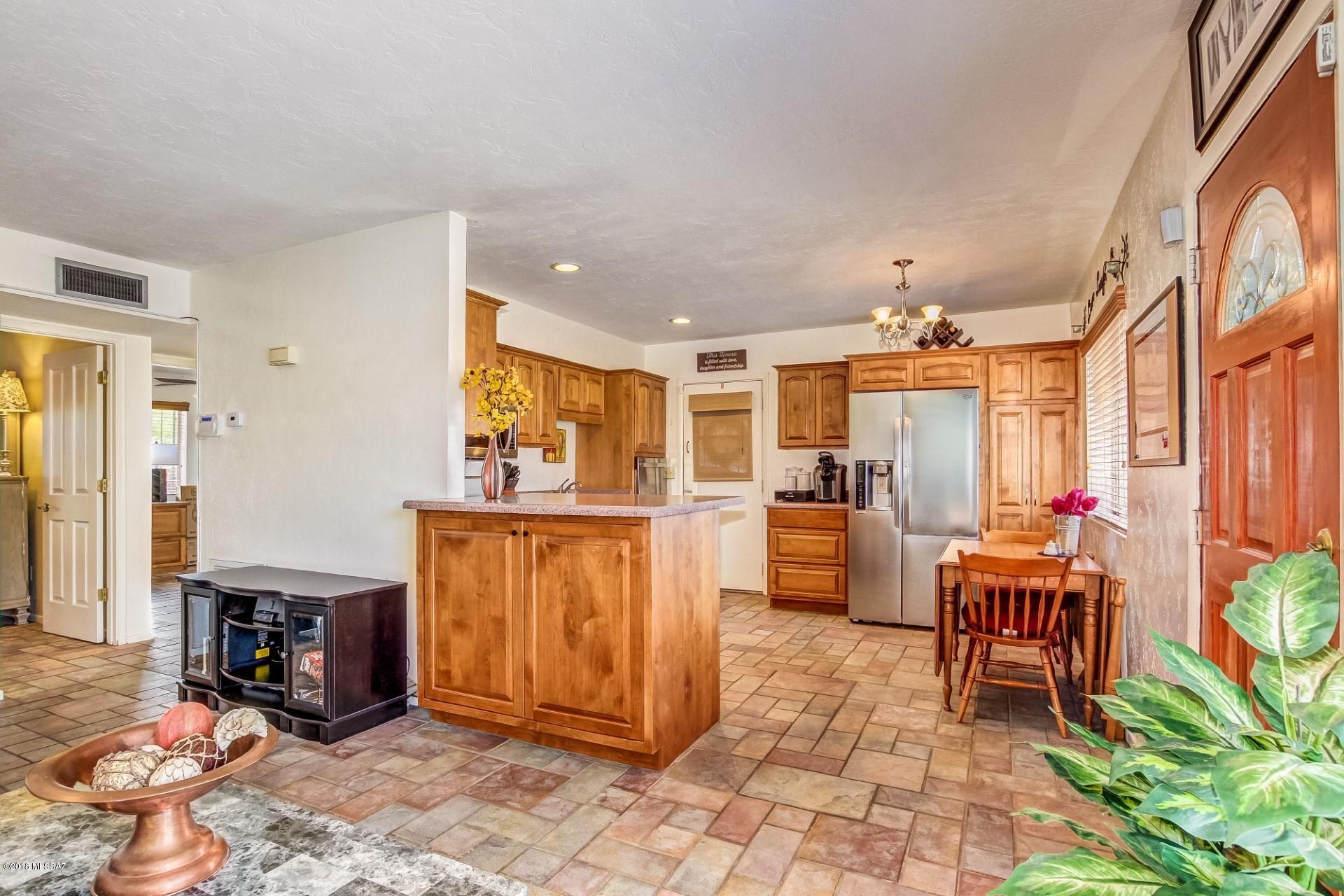 1904 W Record Street