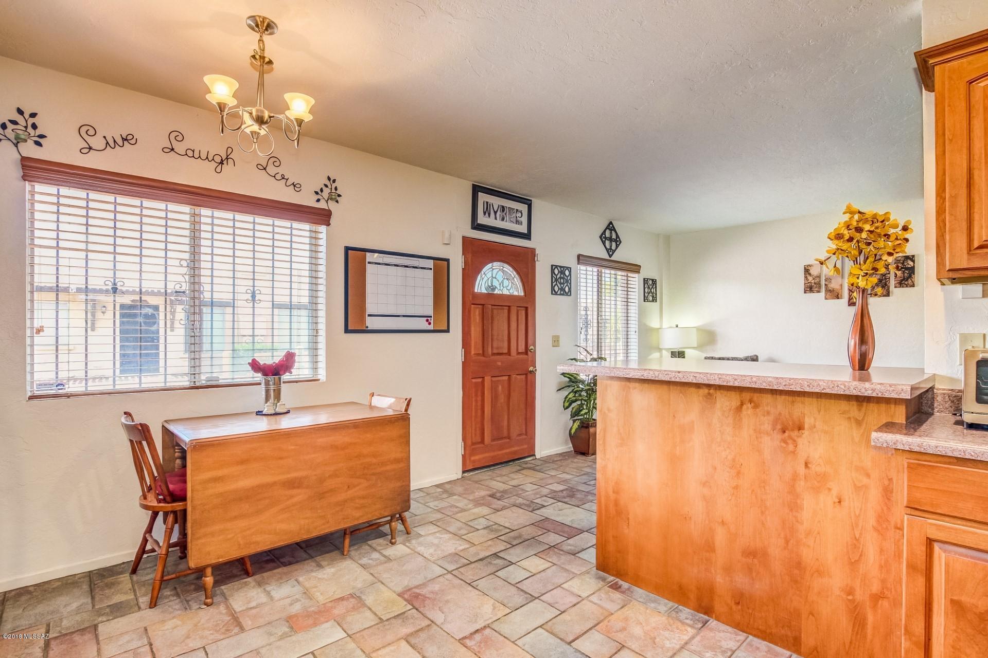 1904 W Record Street