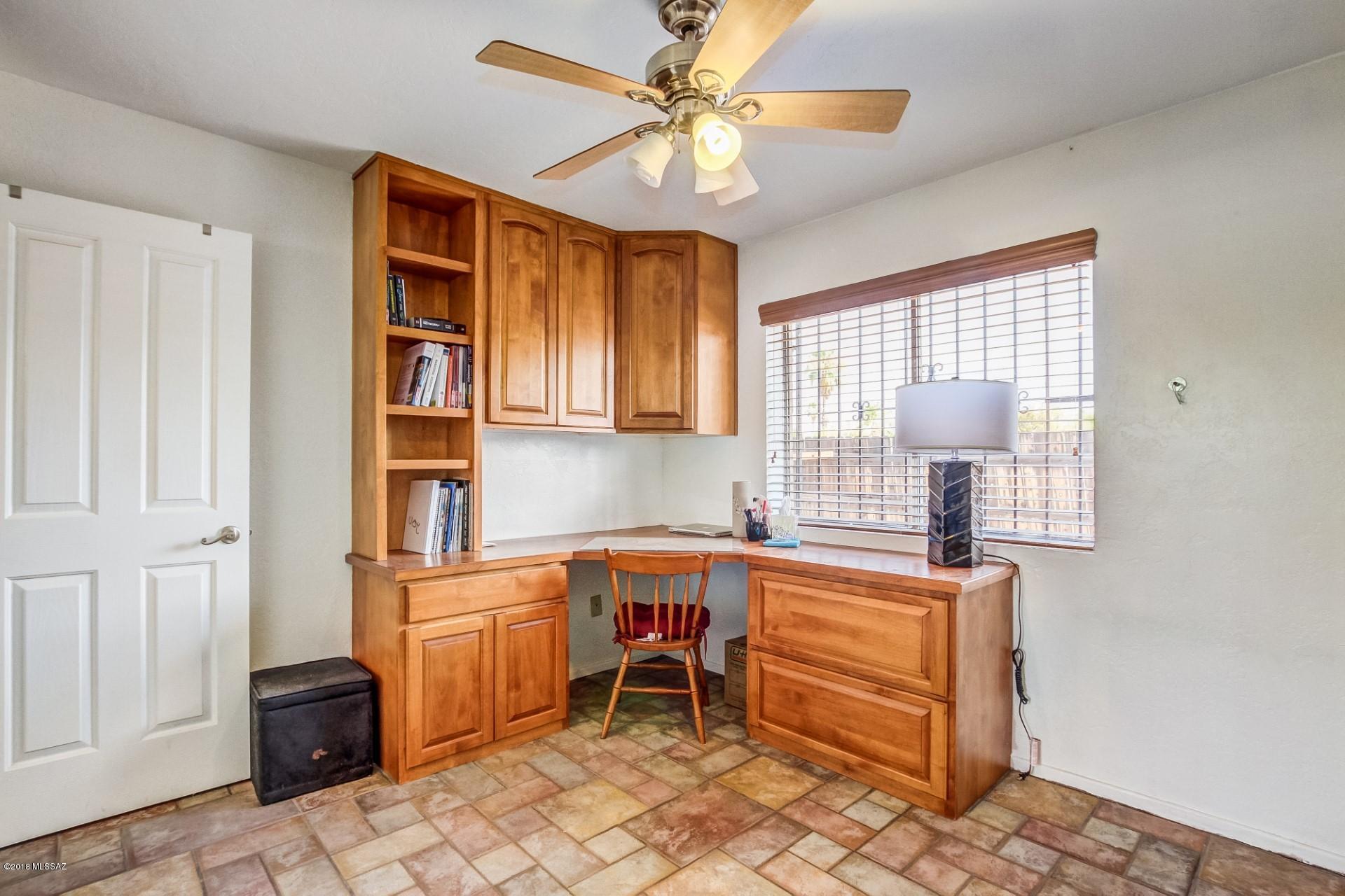 1904 W Record Street