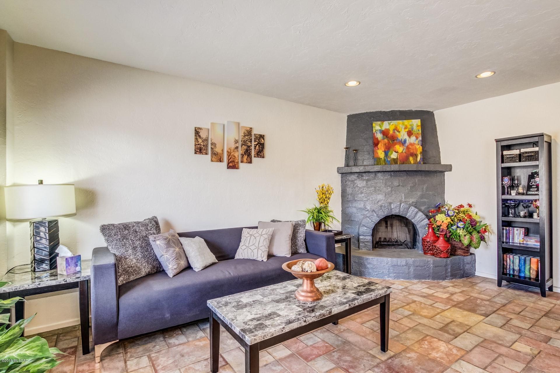 1904 W Record Street