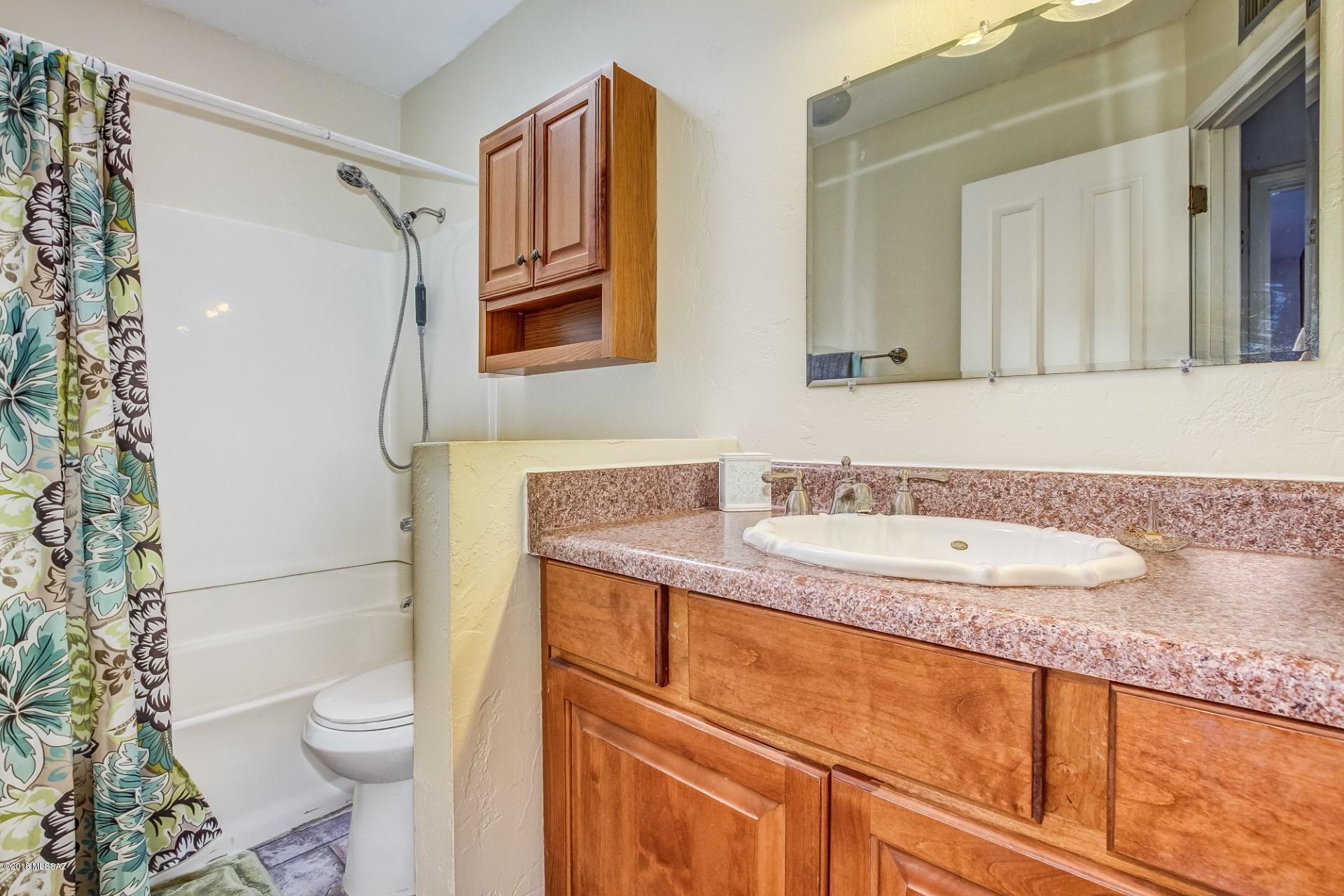 1904 W Record Street