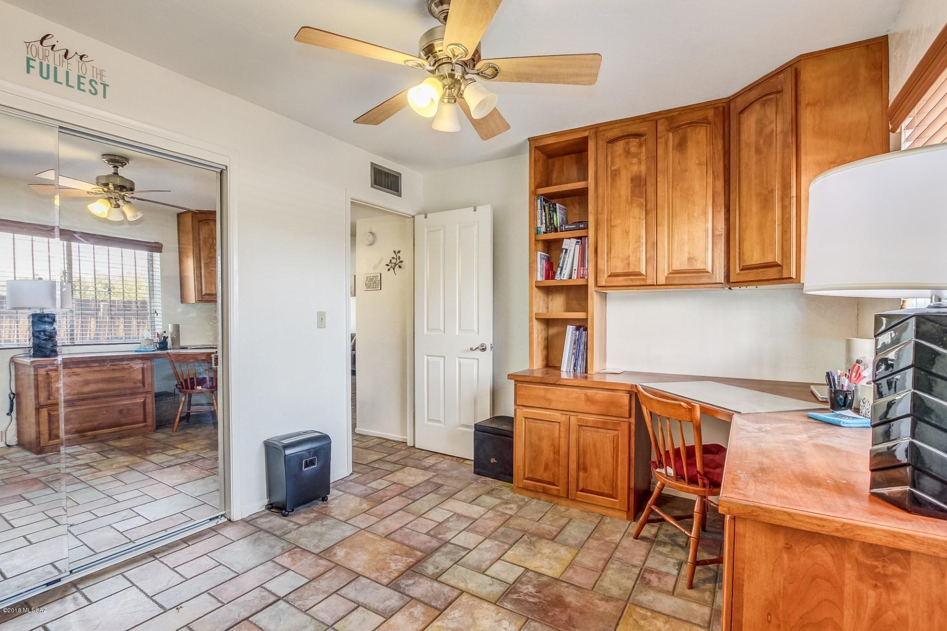 1904 W Record Street