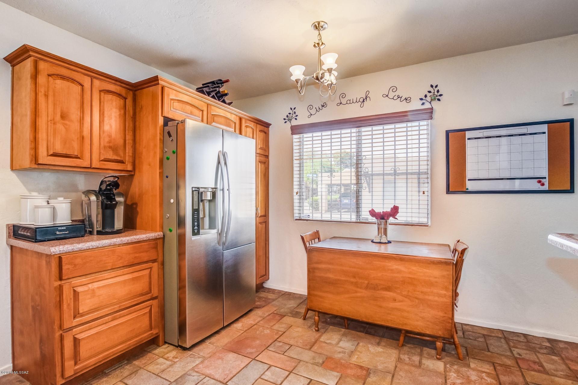 1904 W Record Street